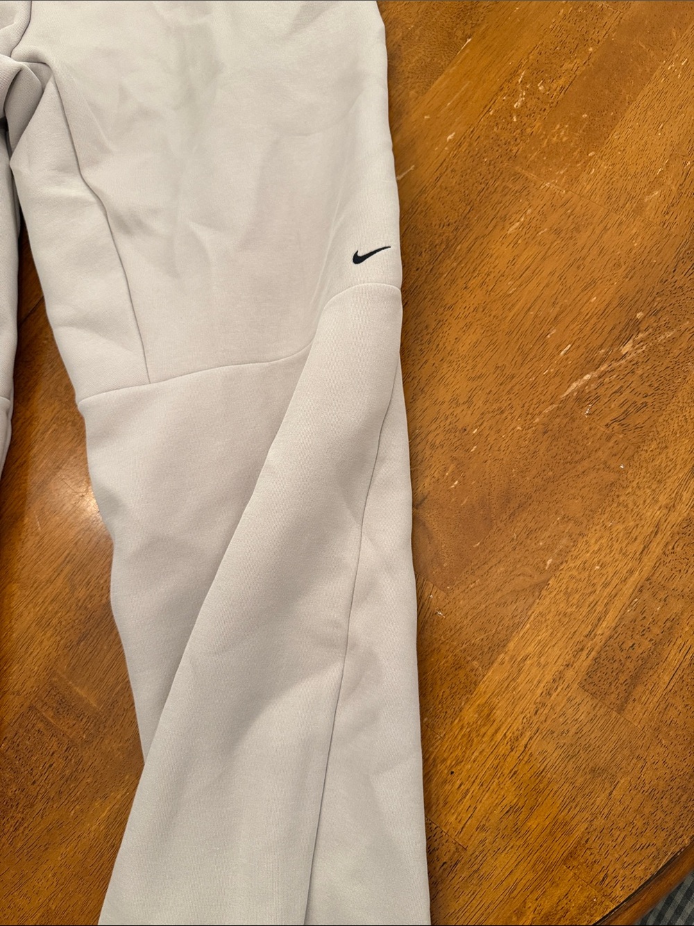 Nike Men’s Light Beige Fleece Joggers with Black Logo xl - Picture 16 of 16